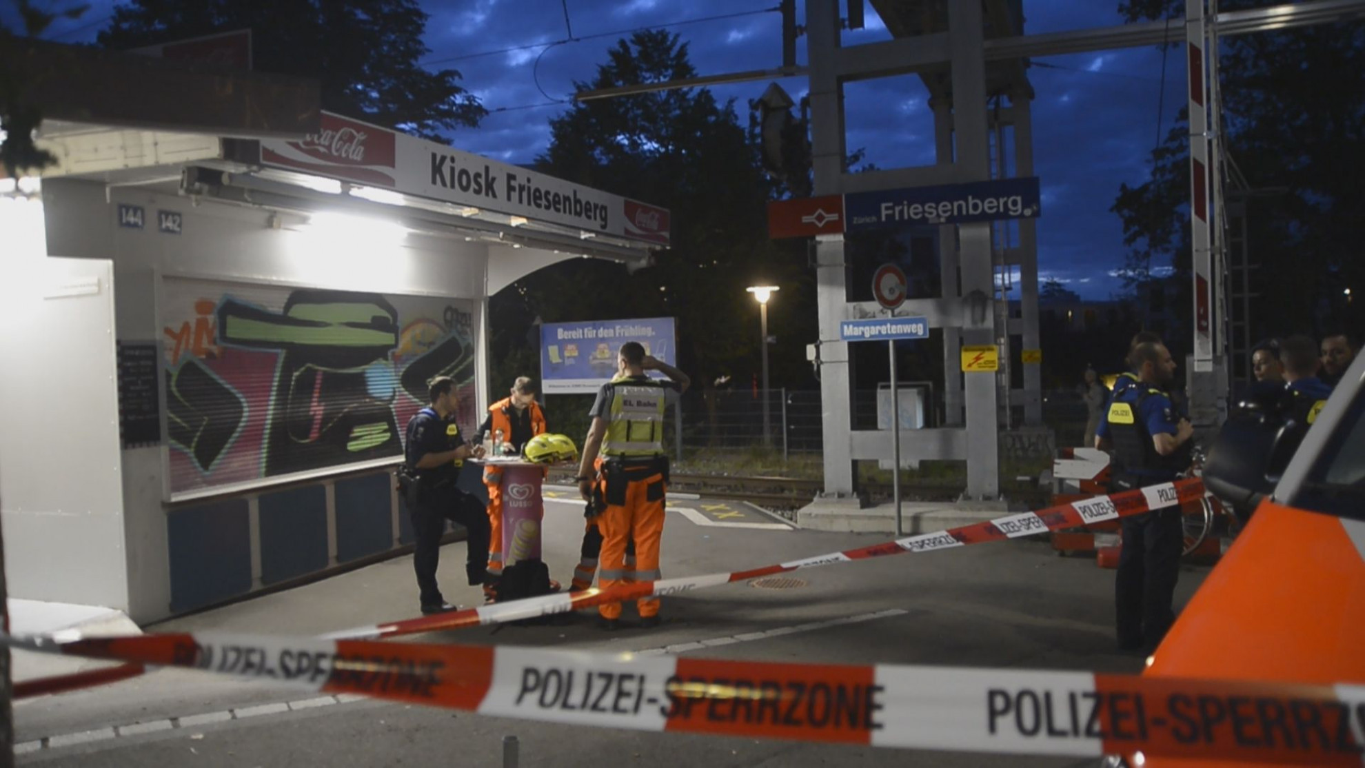Finisce sotto un treno in partenza: grave 68enne