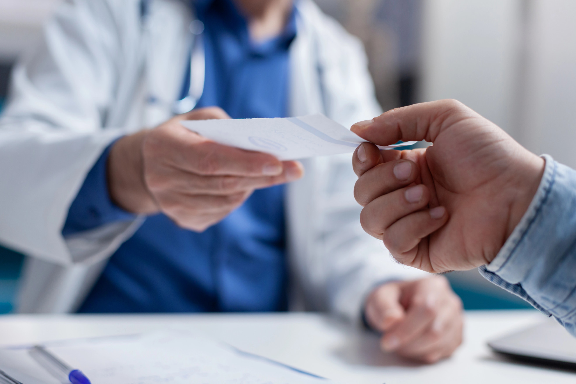 I furbetti dei certificati medici: «Pecore nere. Un'assenza 