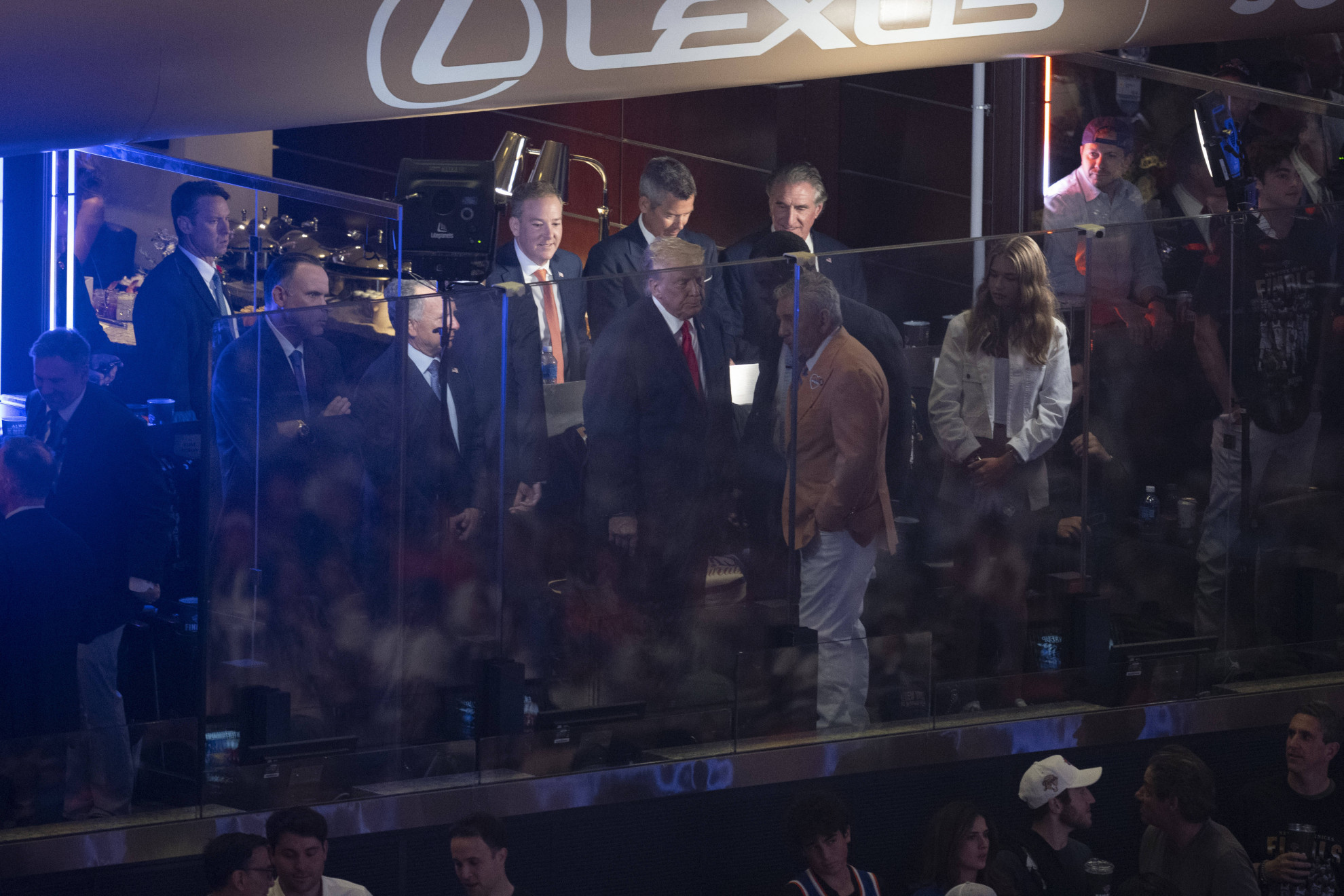 Trump accolto da pesanti fischi al Madison Square 