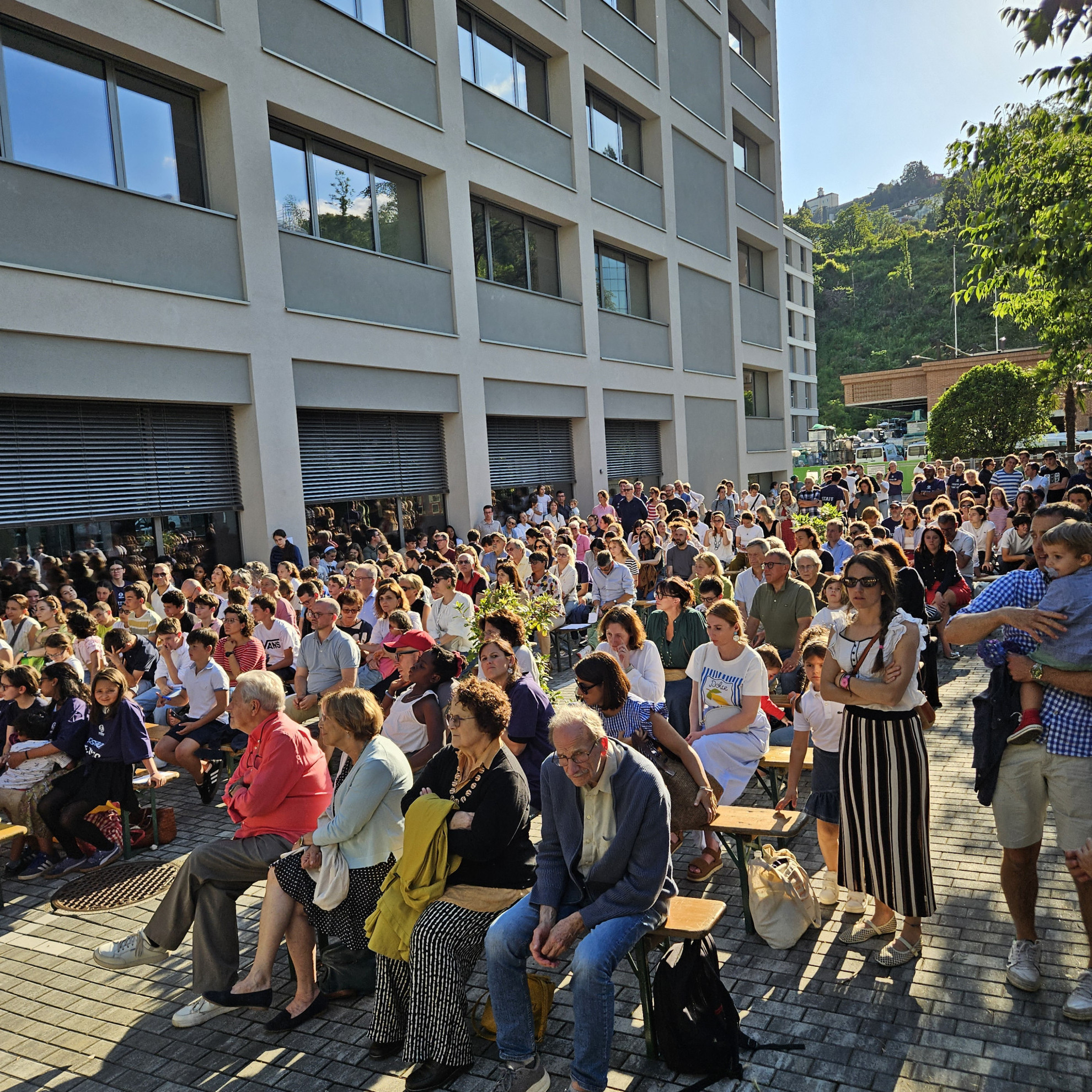 Oltre 600 persone per la festa di fine anno delle Scuole San
