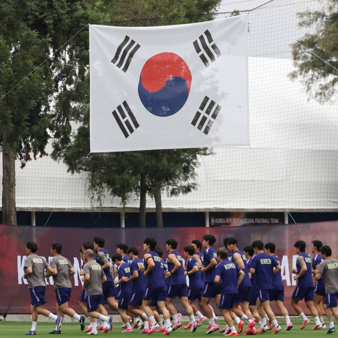 Un drone spia l'allenamento della Corea del Sud