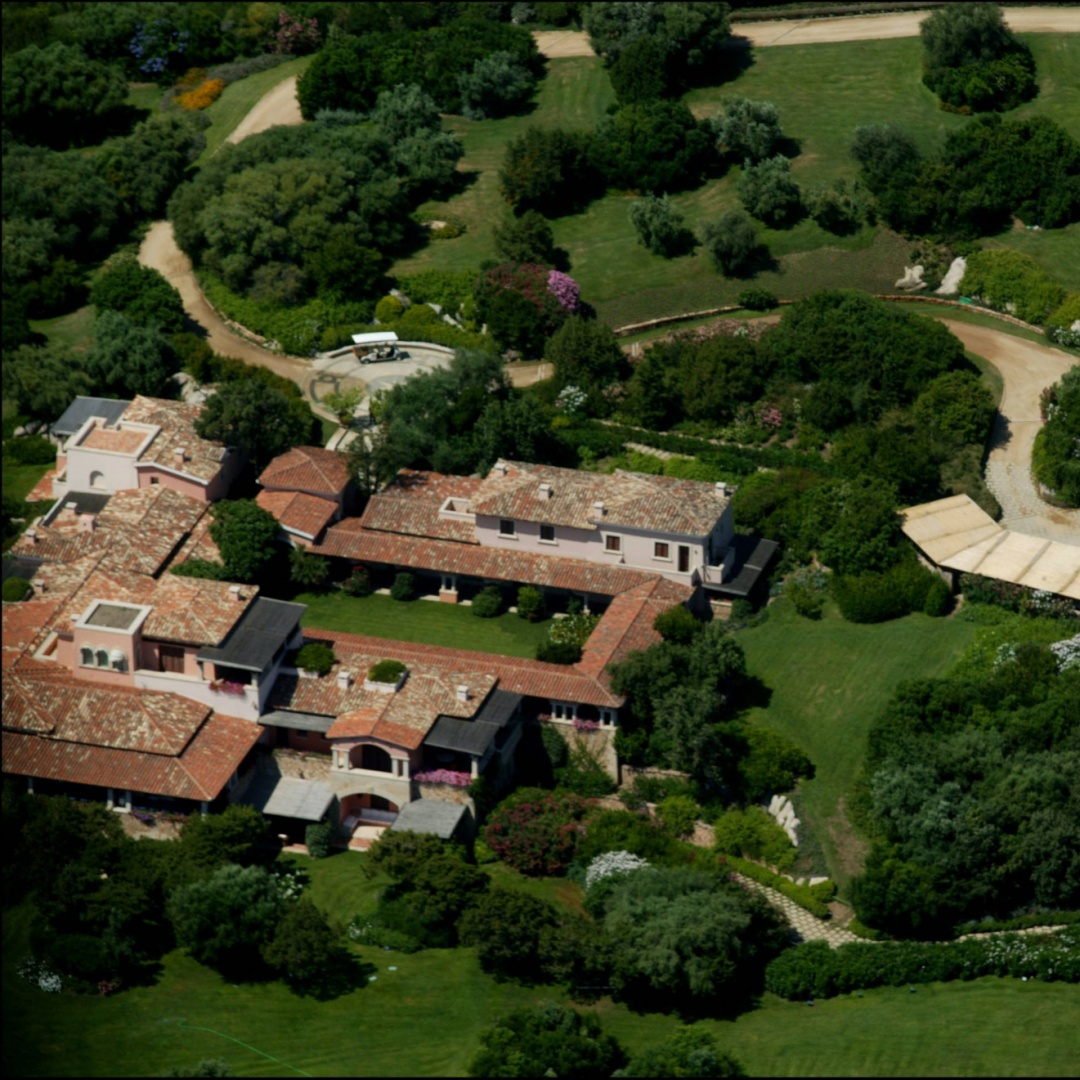 «Villa Certosa passa allo sceicco: trattativa da 350 milioni»