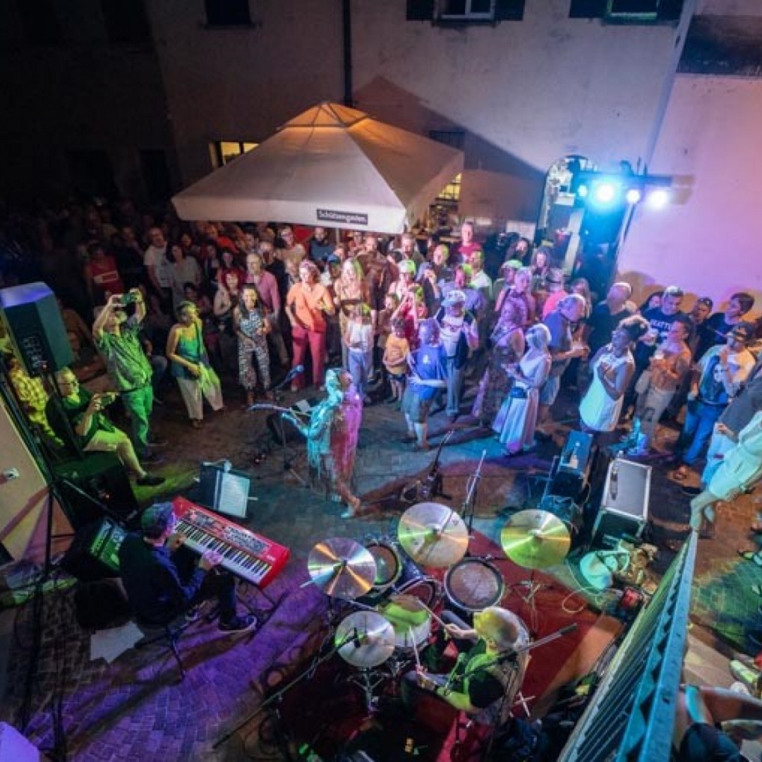 Caslano Blues tra corti e… crociera