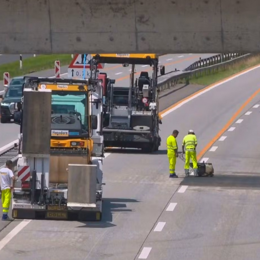 Così caldo da crepare le strade e deformare i binari