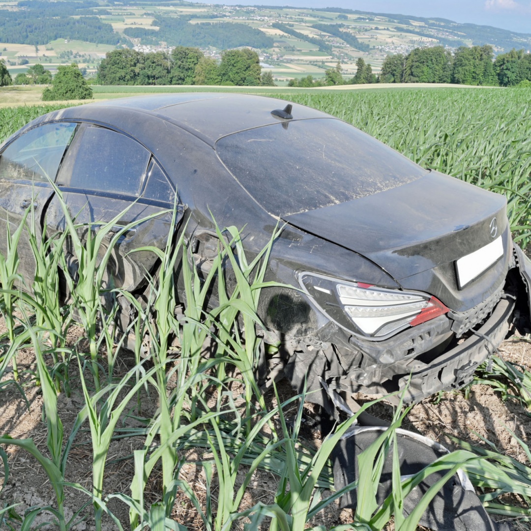 Schianto e ribaltamento nel campo di mais: danni per 57mila franchi