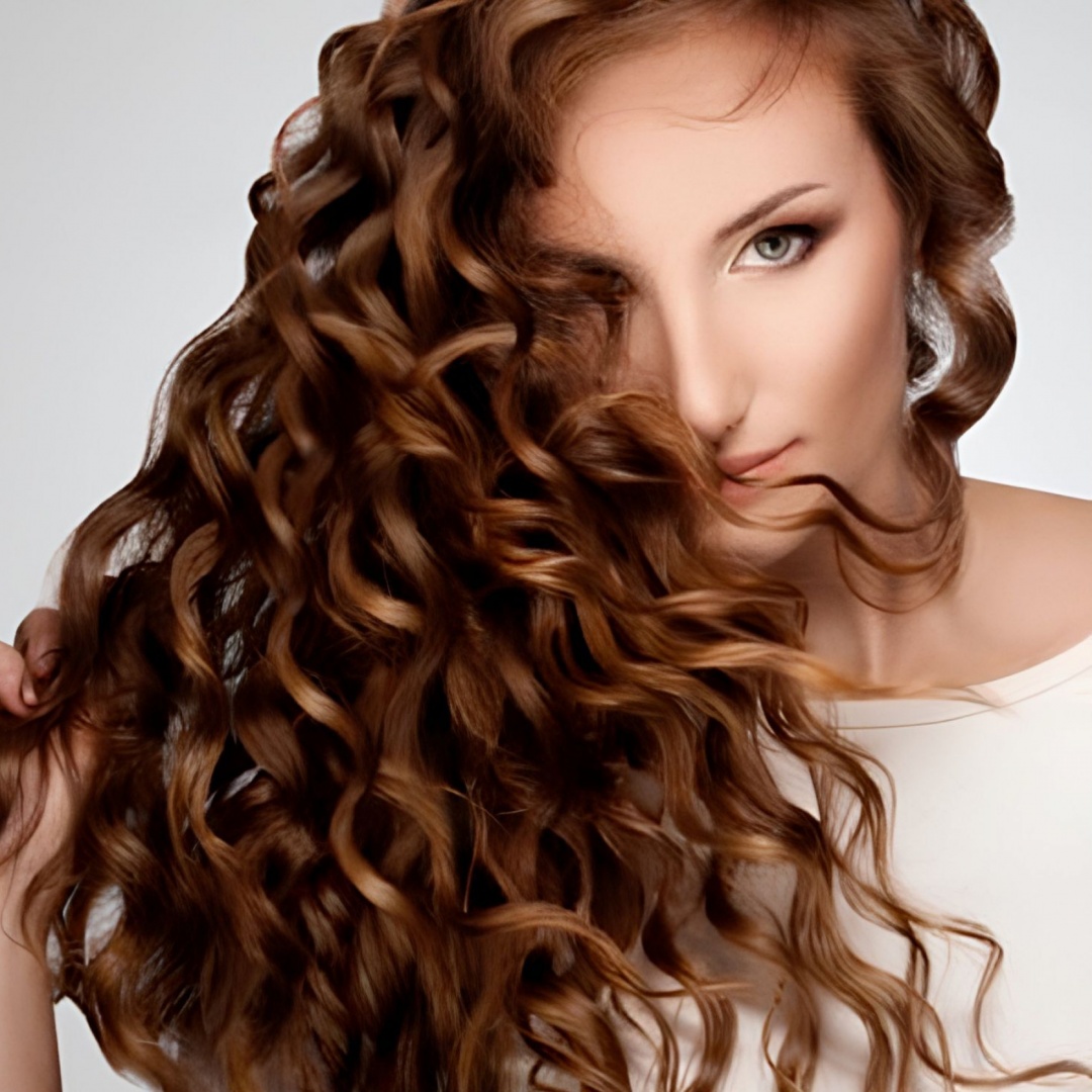 Acconciature per capelli ricci corti e lunghi
