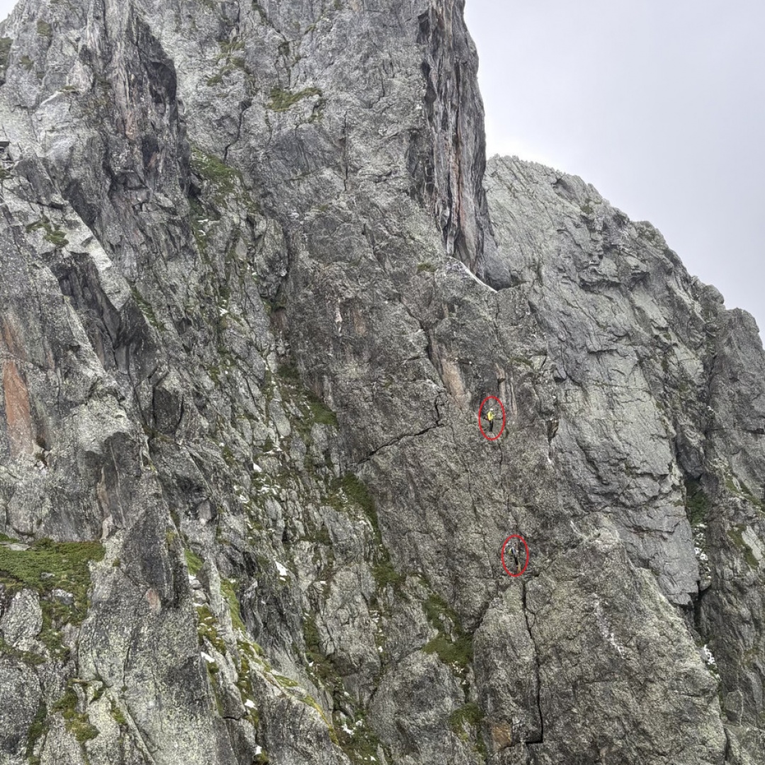Malore a 2500 metri, soccorsi difficili: la Rega salva due alpinisti sul Pizzo del Prévat