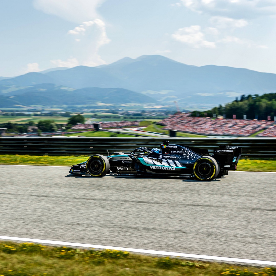 George Russell si impone nel "forno" austriaco
