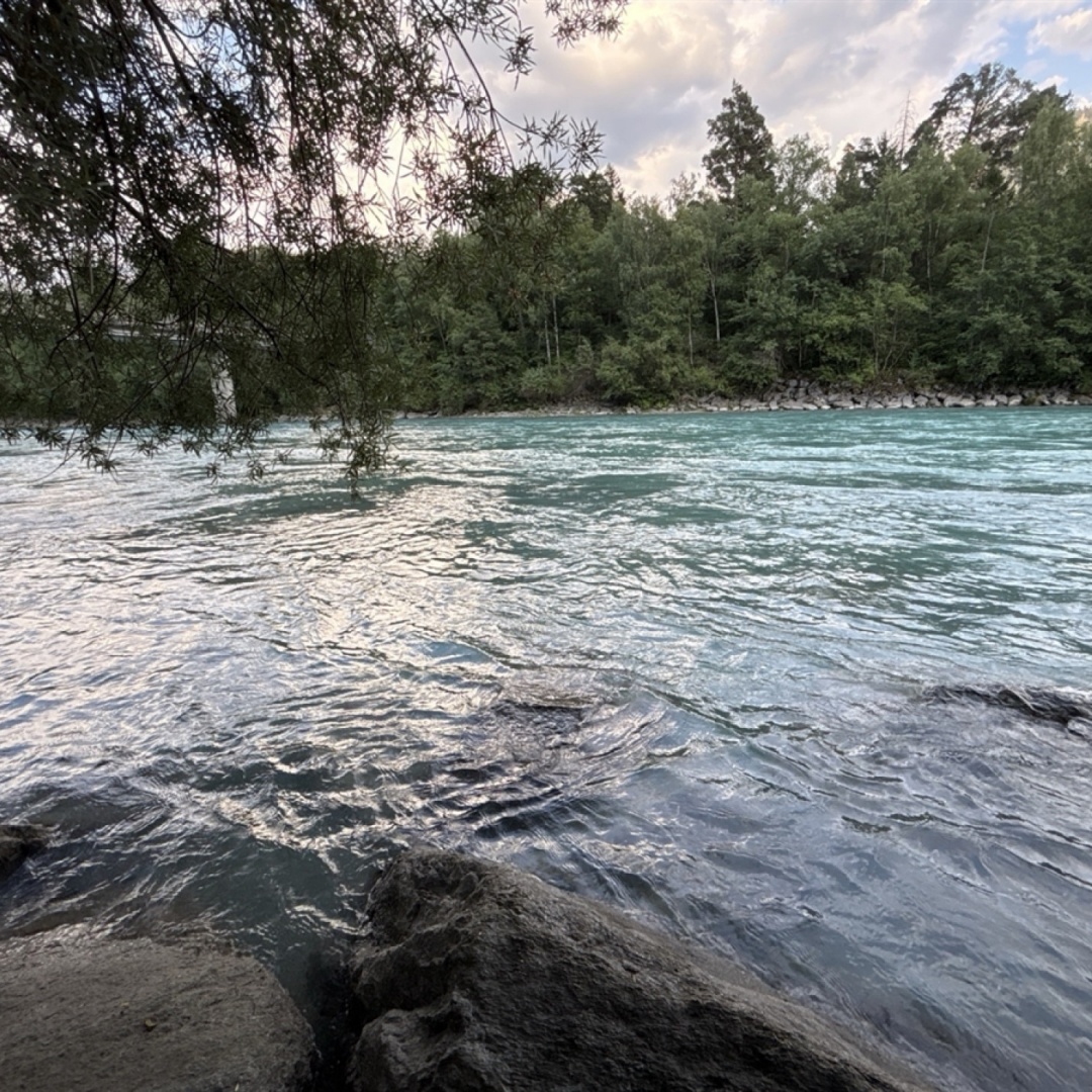 Il tuffo nel fiume si trasforma in incubo: grave un 22enne