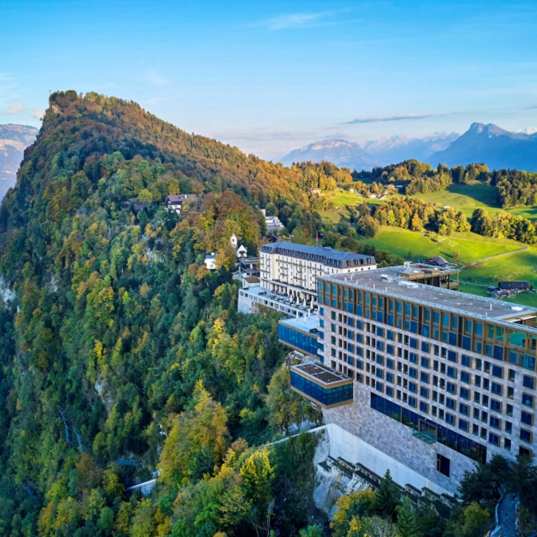 Per i colloqui di pace, il resort cancella 1200 prenotazioni