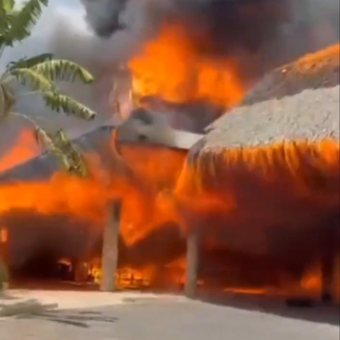 Incendio in un hotel sulla spiaggia: muore una turista italiana
