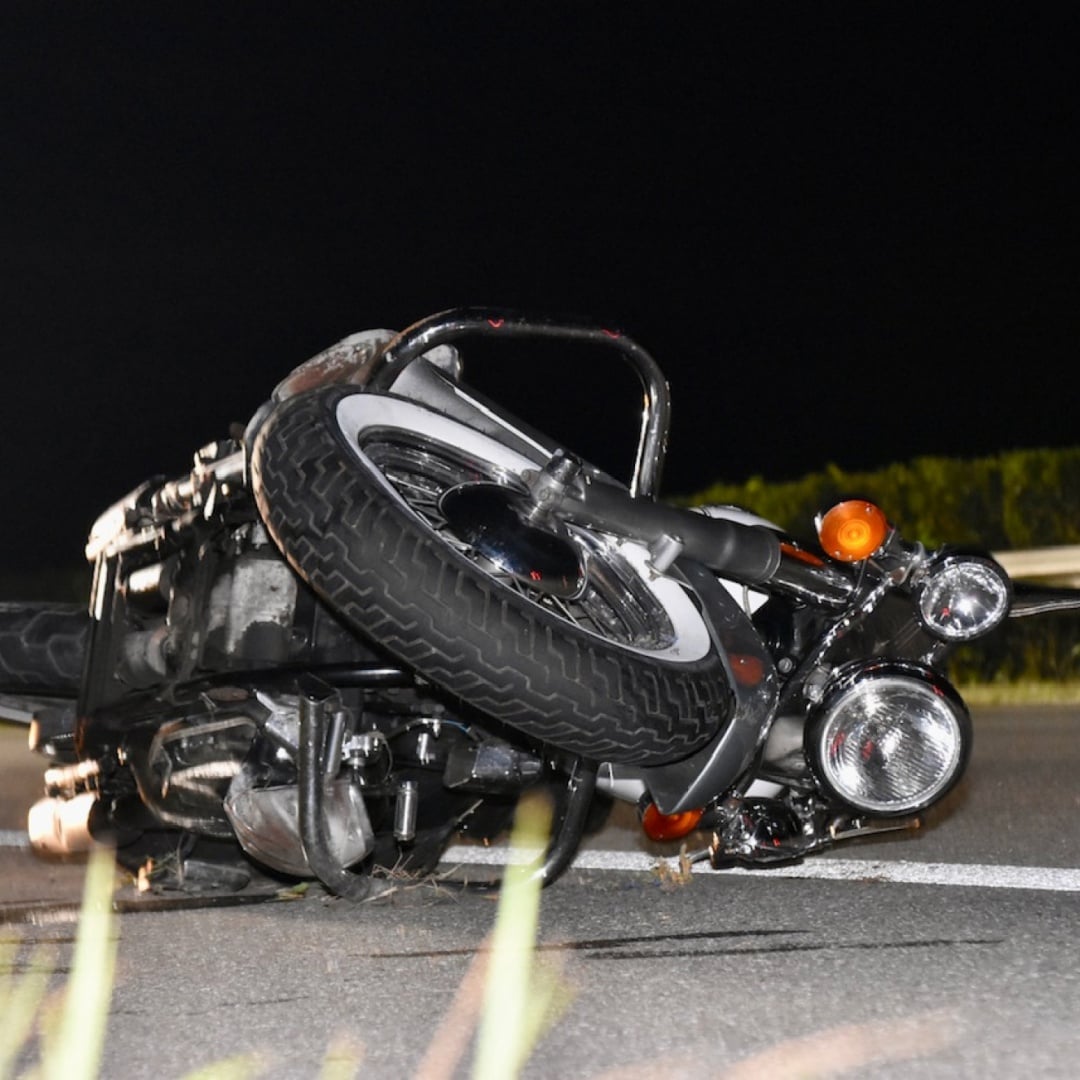 Incidente sull'A2, morto un motociclista