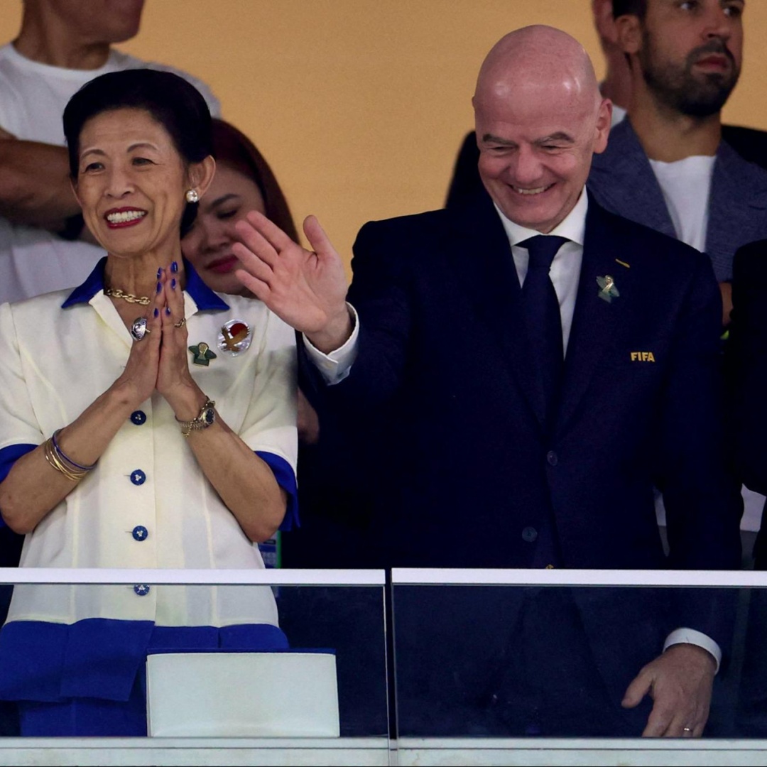 Infantino è ovunque: dietro c'è un jet che fa infuriare gli ambientalisti