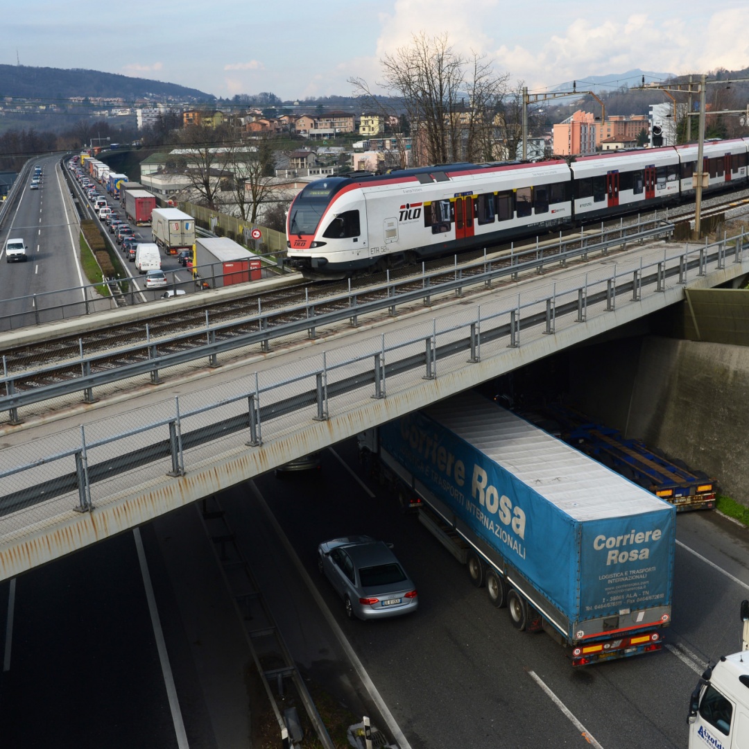 Ferrovie e autostrade, piano da 13 miliardi: pochi progetti previsti in Ticino