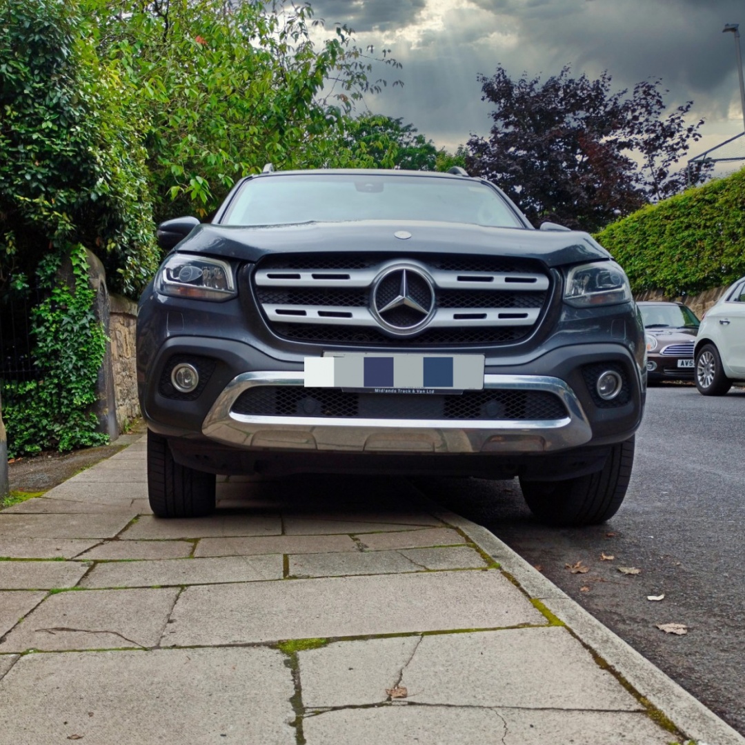 La “febbre” per i SUV che ci divorerà i parcheggi: «Delirio di grandezza all'americana»