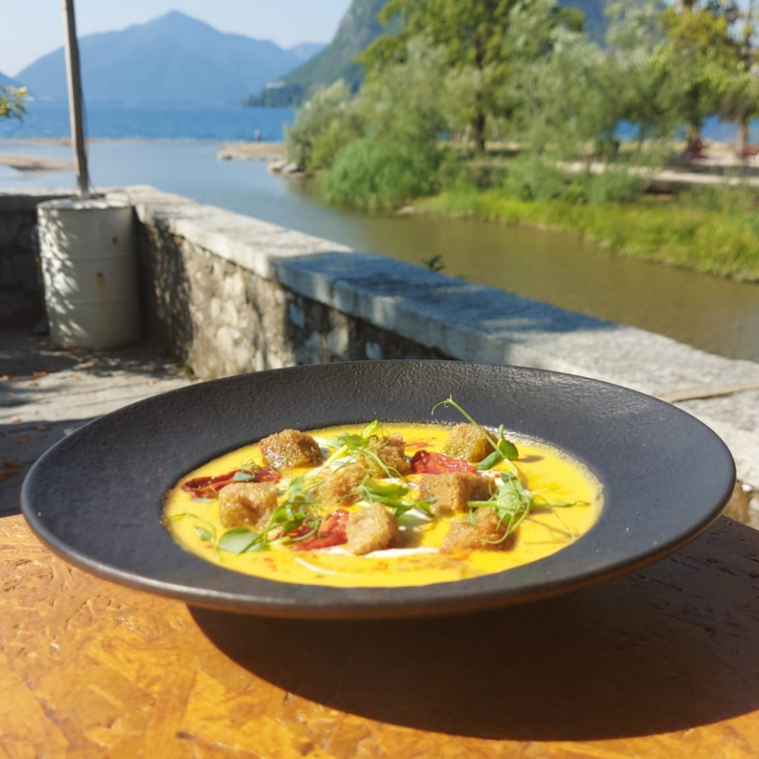 Lugano Marittima accende le notti d’estate: l’Antica Osteria del Porto tra gusto e mixology