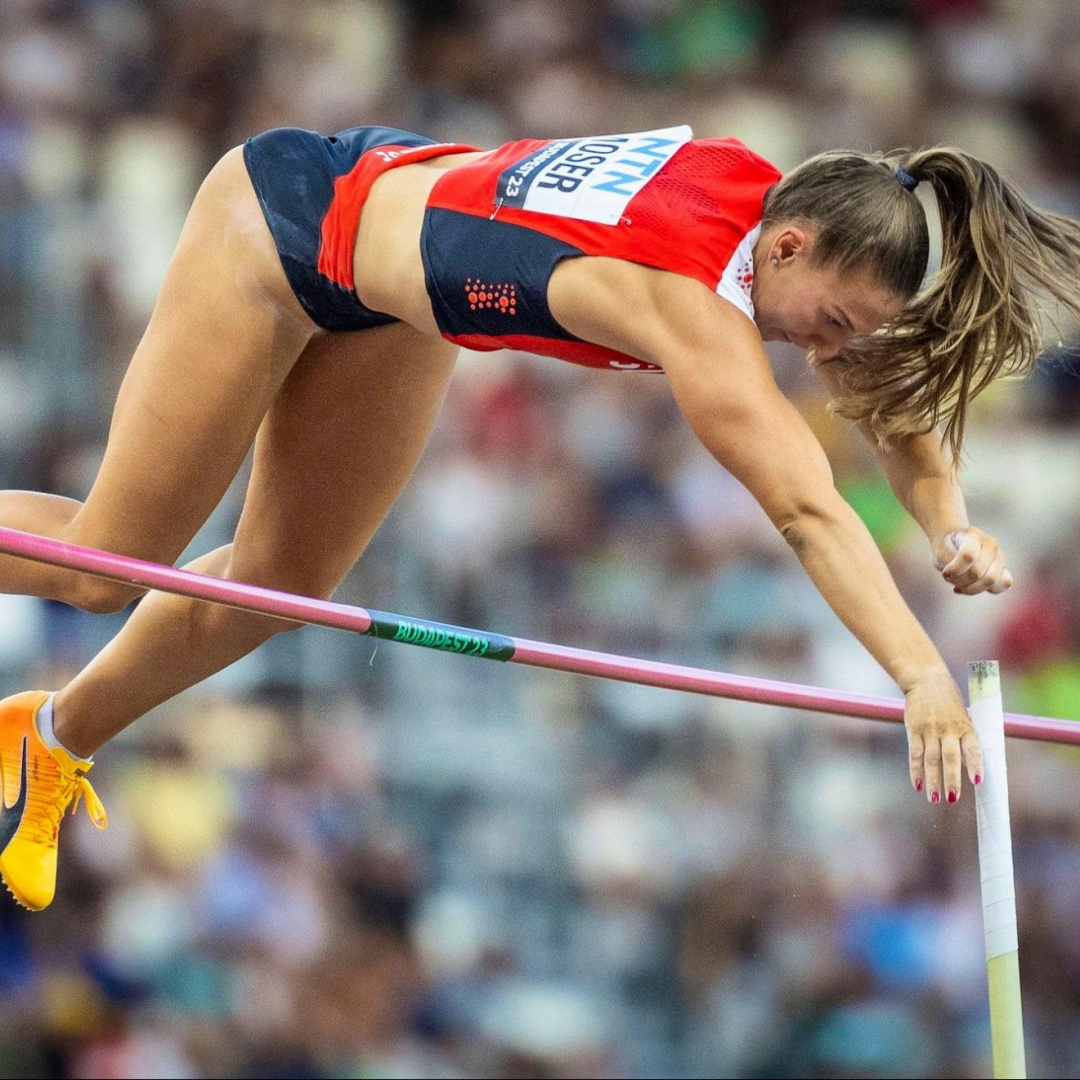 Ultimo salto, vittoria e dolore per Angelica Moser