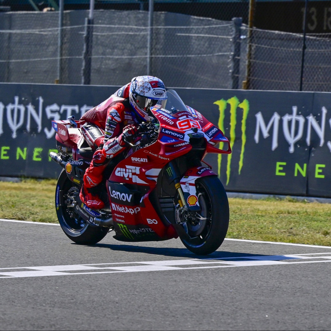 Marc Marquez ruggisce a Brno
