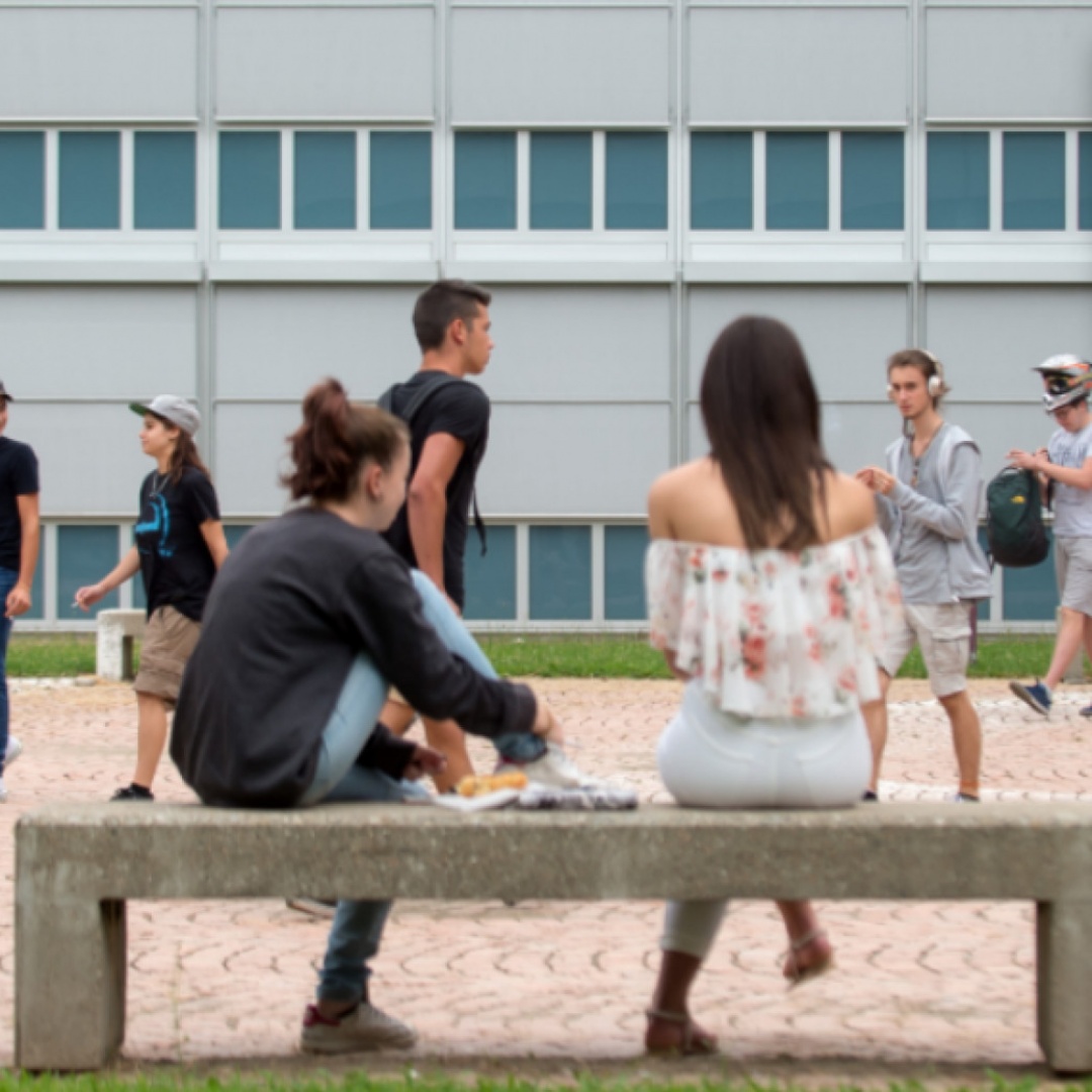 Nell'anno del bando agli smartphone e dei fatti di Giubiasco, la Scuola ticinese tira le somme