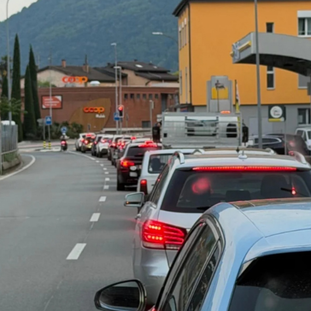 Scatta il verde ma è già subito rosso: e sul "cammino di Melide" la coda è assicurata