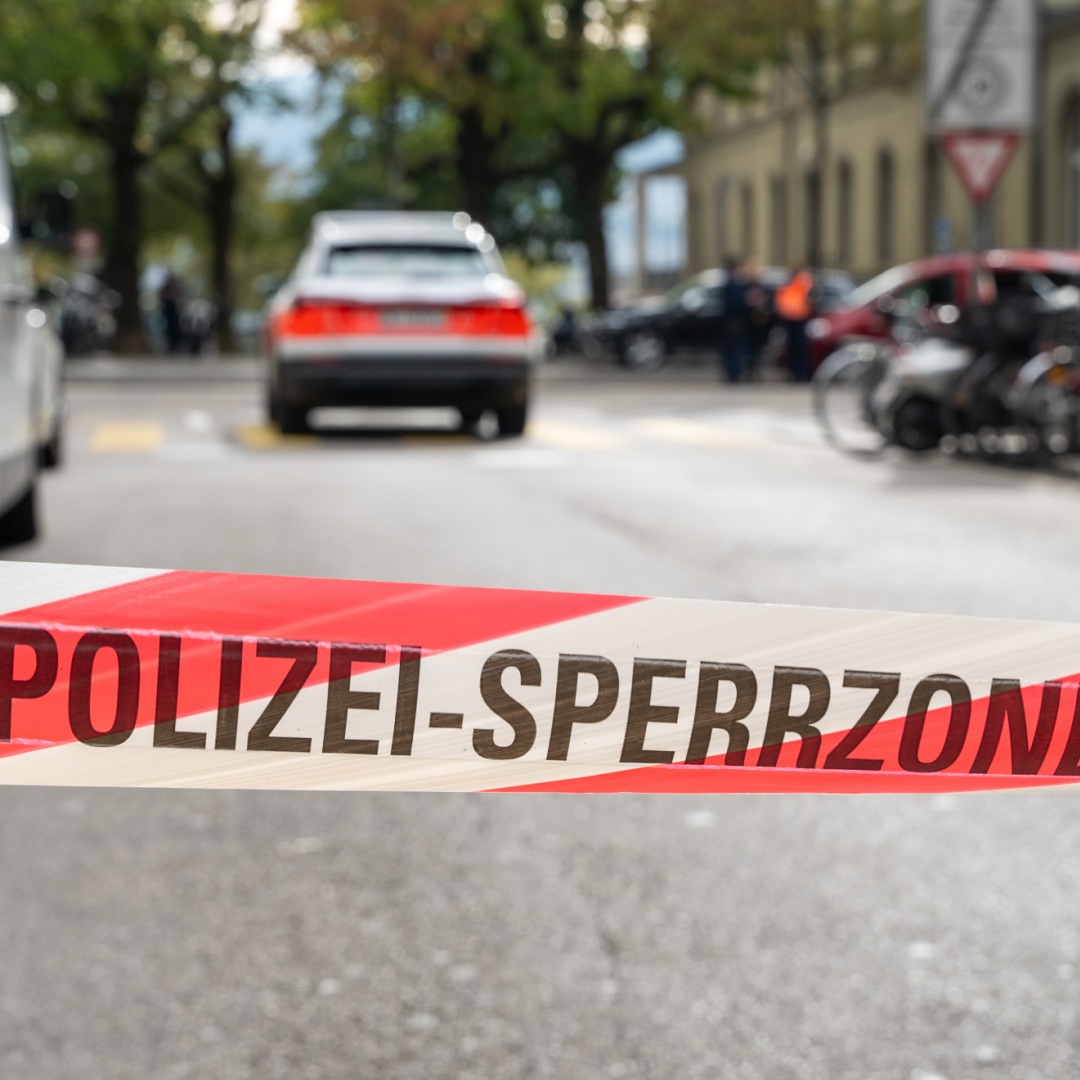Stupro di gruppo su una scalinata: quattro arresti