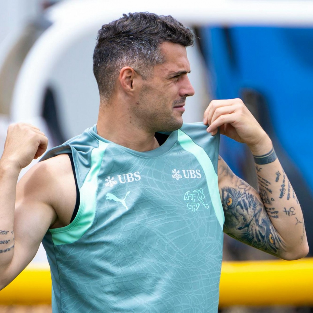 «Inaccettabile e irrispettoso»: il trasferimento di Xhaka rischia di saltare per una questione di soldi?