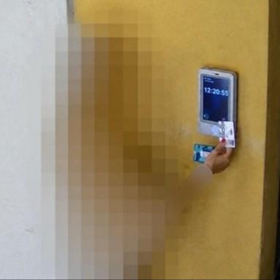 Timbrature false e assenteismo: denunciati due dipendenti del Comune di Como