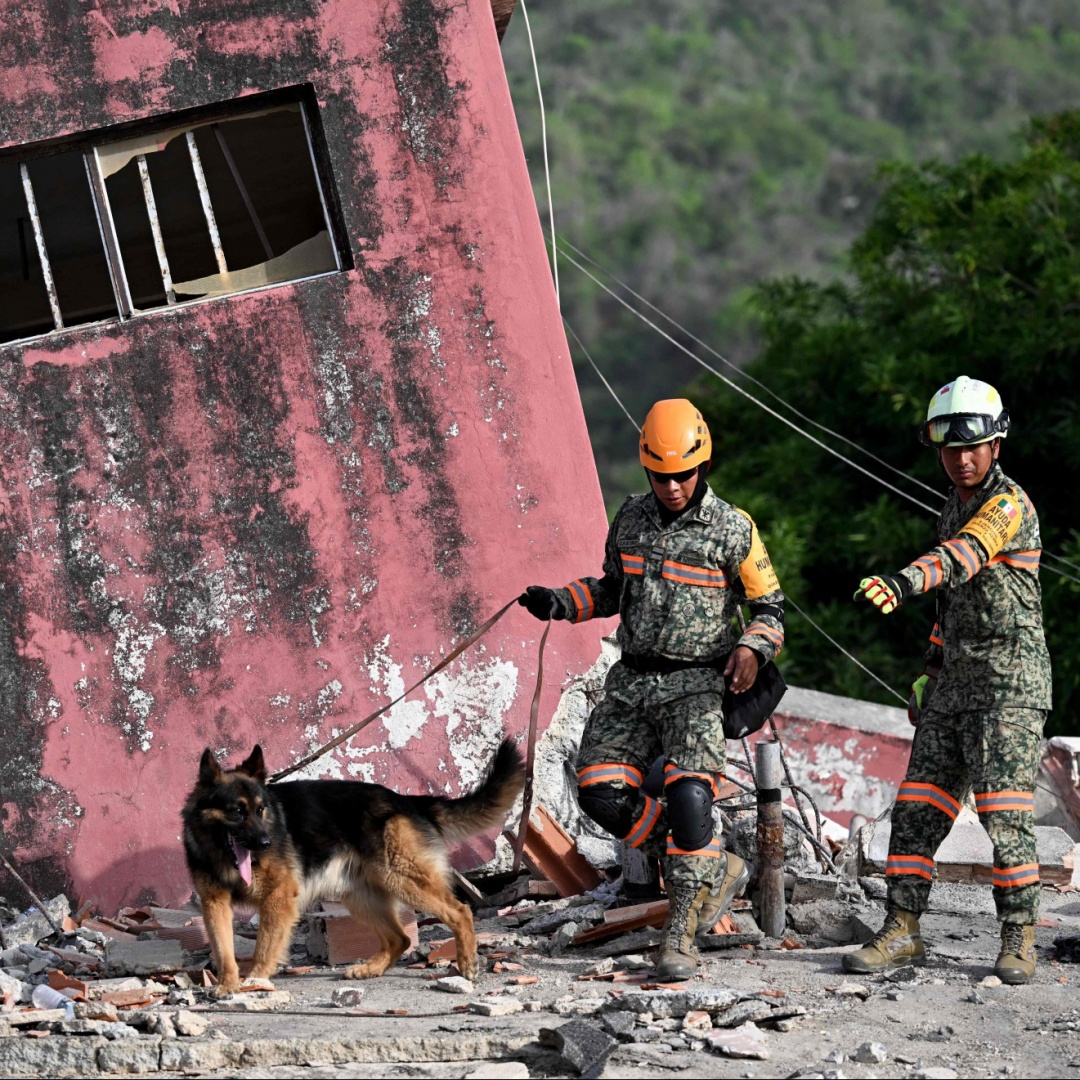 Dopo i terremoti, l'opposizione denuncia ritardi nei soccorsi