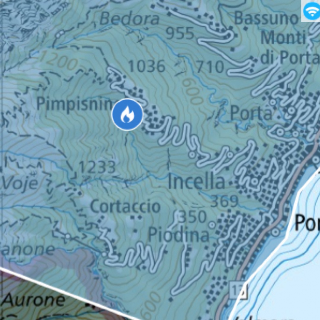 Brucia il bosco sopra Brissago