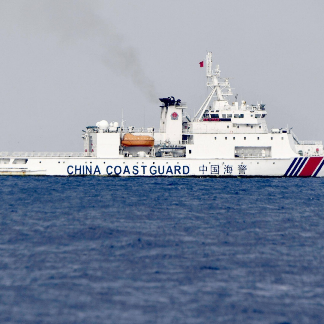 Tokyo allontana navi cinesi dalle acque delle isole Senkaku