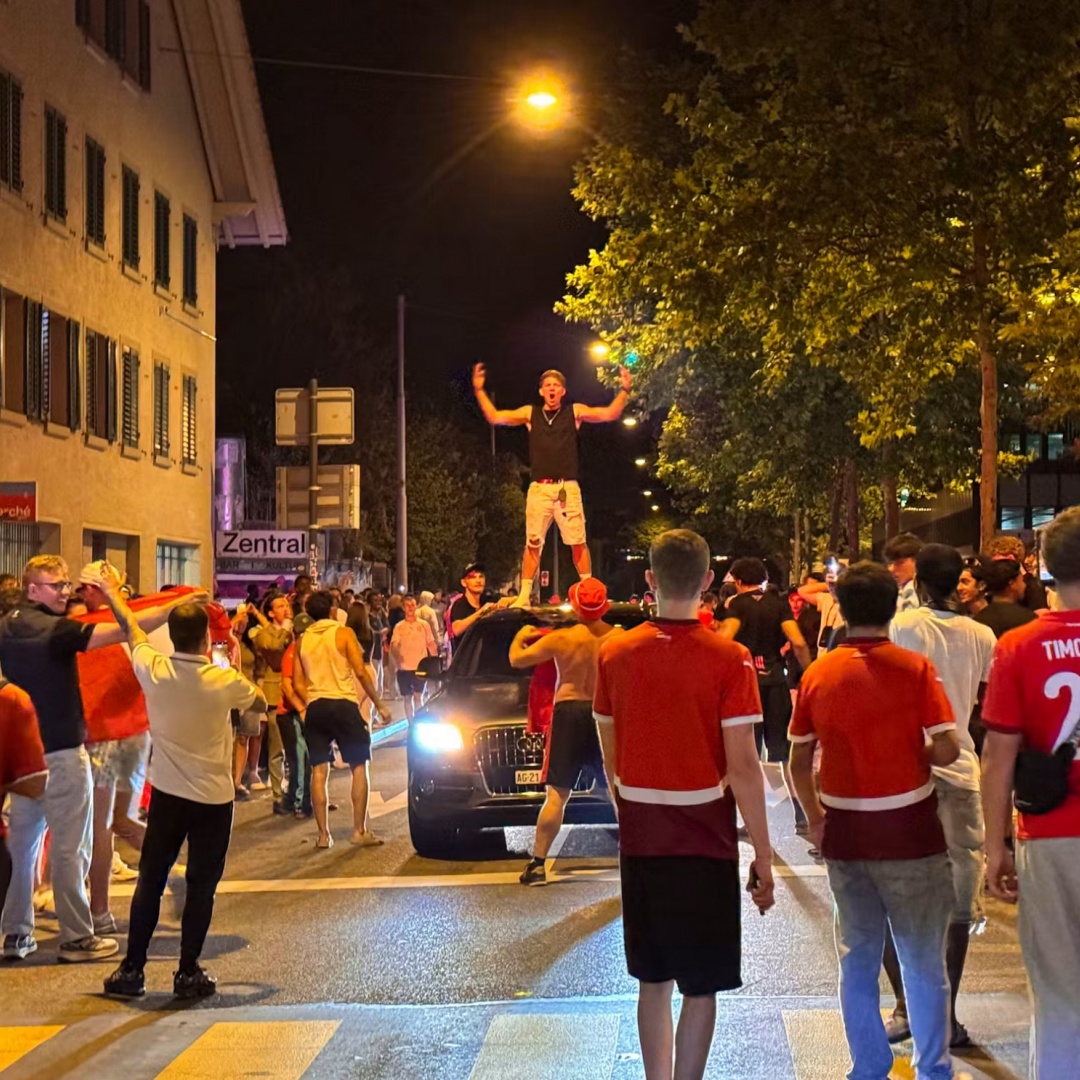 Da Zurigo al Ticino, Svizzera unita nella grande festa per tutta la notte
