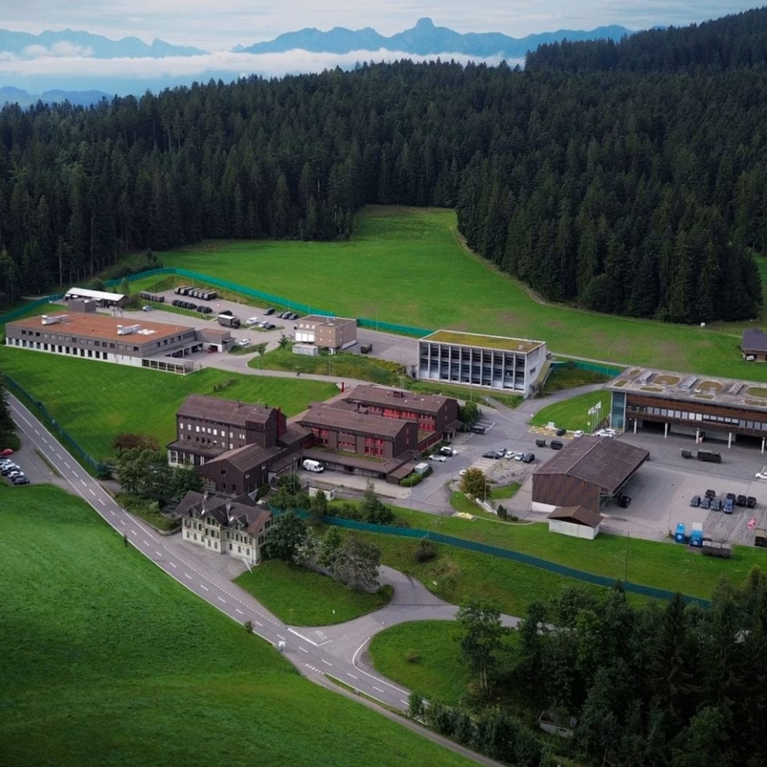 Droni sconosciuti sorvolano la caserma di Jassbach