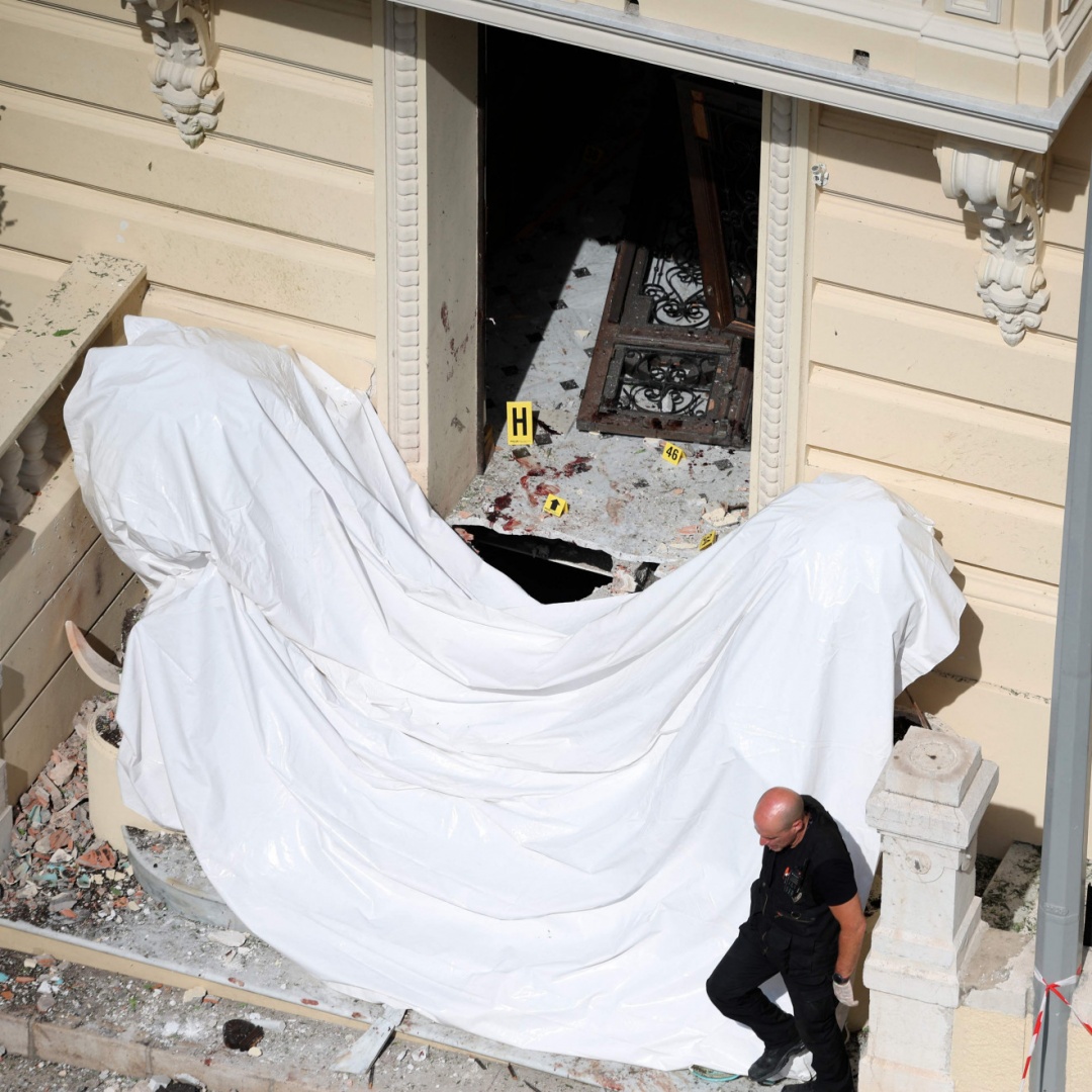 La moglie di Ermolaev è sempre grave, l'attentatore resta introvabile
