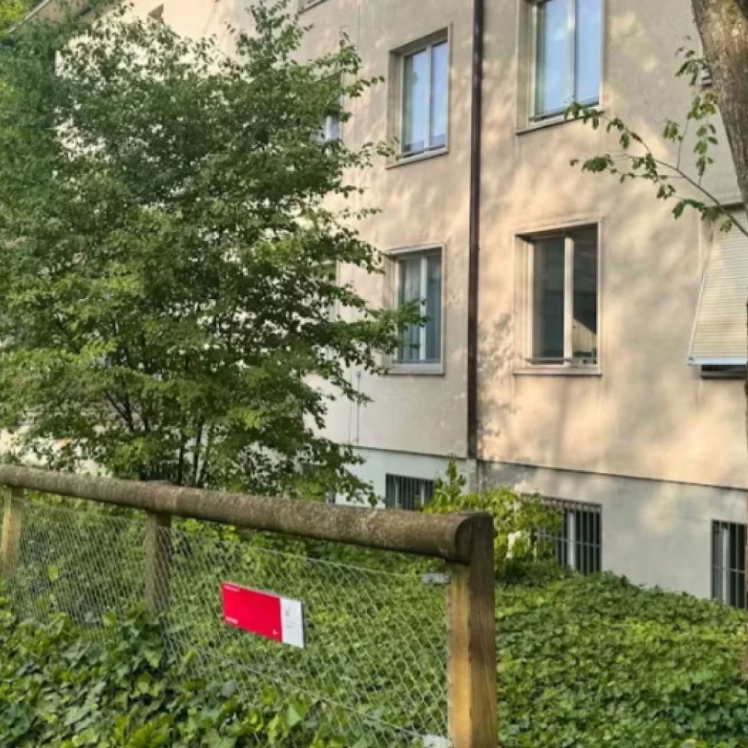 Giovane trovata morta, la causa del decesso è la caduta dal balcone