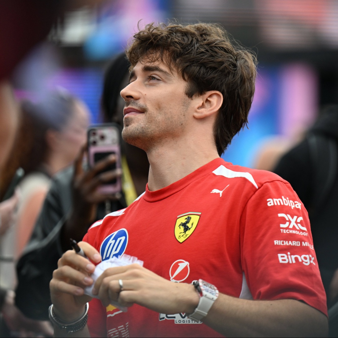 Silverstone si tinge di rosso