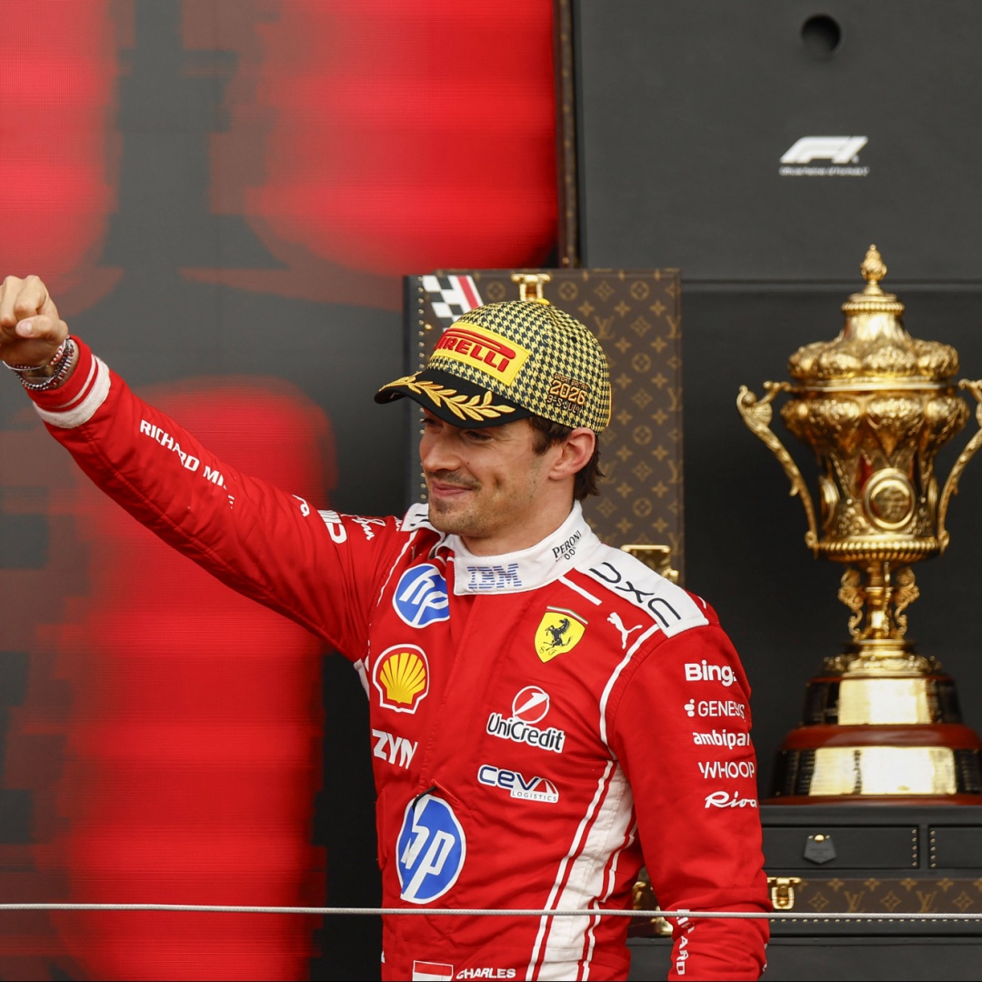 Silverstone si tinge di rosso