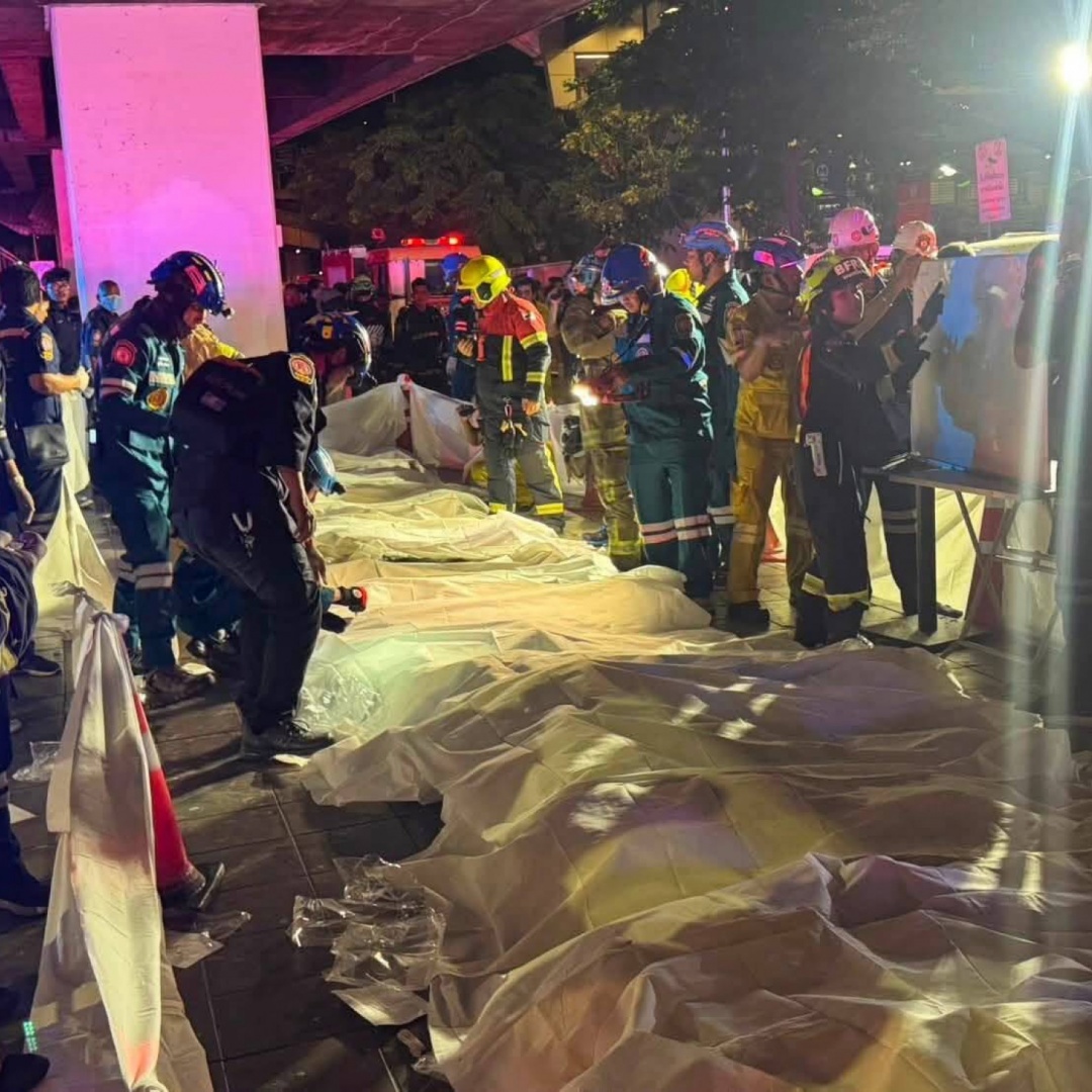 Un'incendio fa strage in un pub a Bangkok, almeno 27 morti