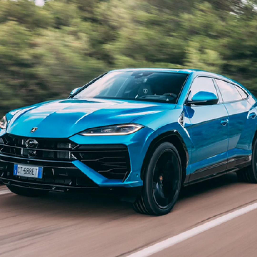 Lamborghini Urus SE, potenza ibrida
