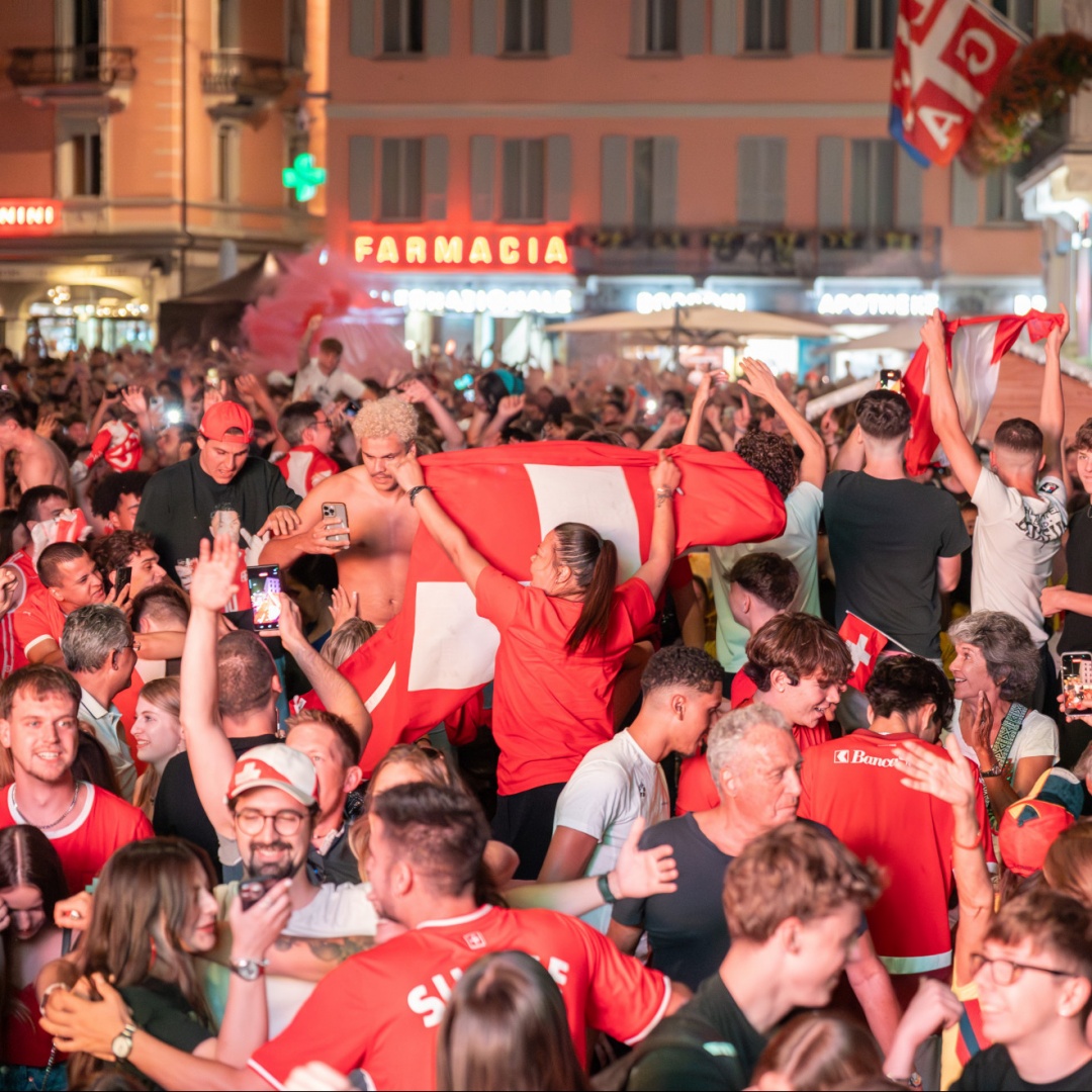 Notte bianca per i quarti di finale: locali aperti in tutta la Svizzera