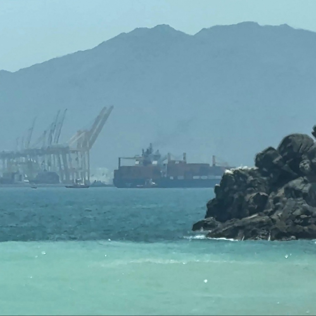 Dubai: un nuovo porto per aggirare Hormuz. Trump: «Controlleremo lo Stretto»