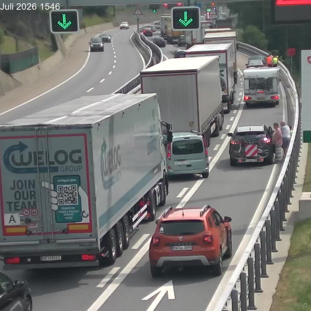 Oltre 12 chilometri di coda al San Gottardo, disagi anche nel Sottoceneri