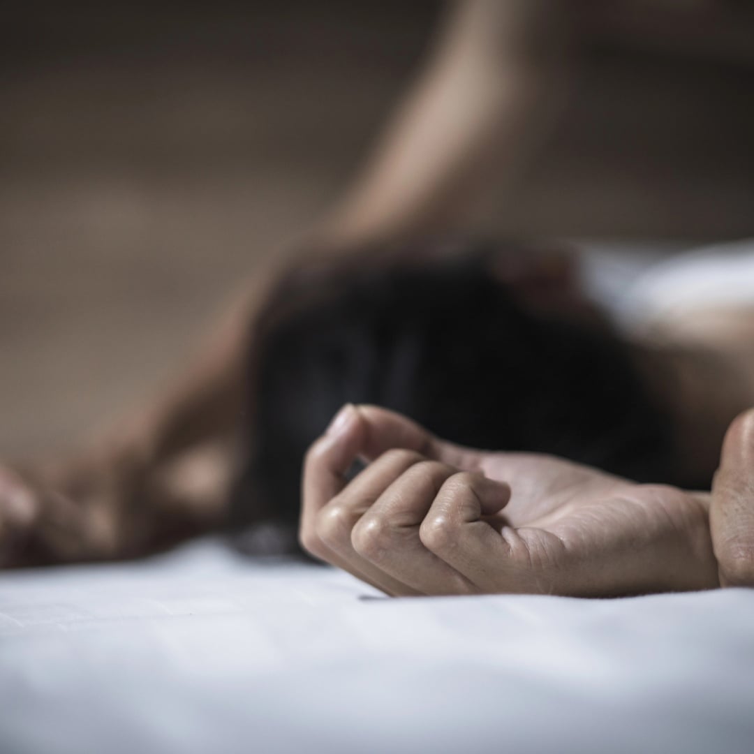 Sedavano le proprie partner e poi le violentavano: smantellata rete internazionale di abusi