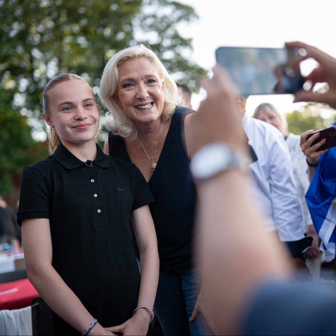 Le Pen attende la sentenza: martedì il verdetto sulla candidatura