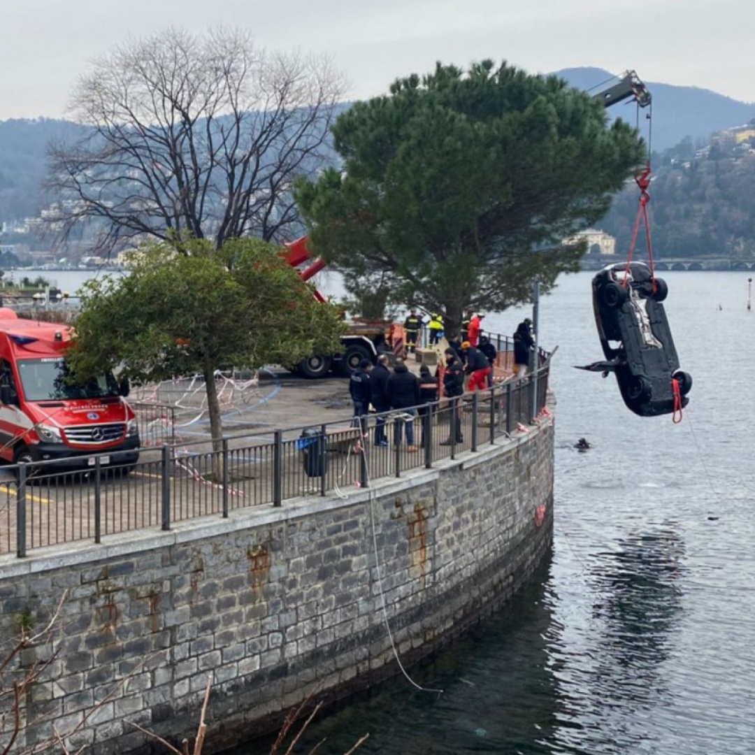 Tragedia di viale Geno a Como: auto nel lago a causa di un guasto