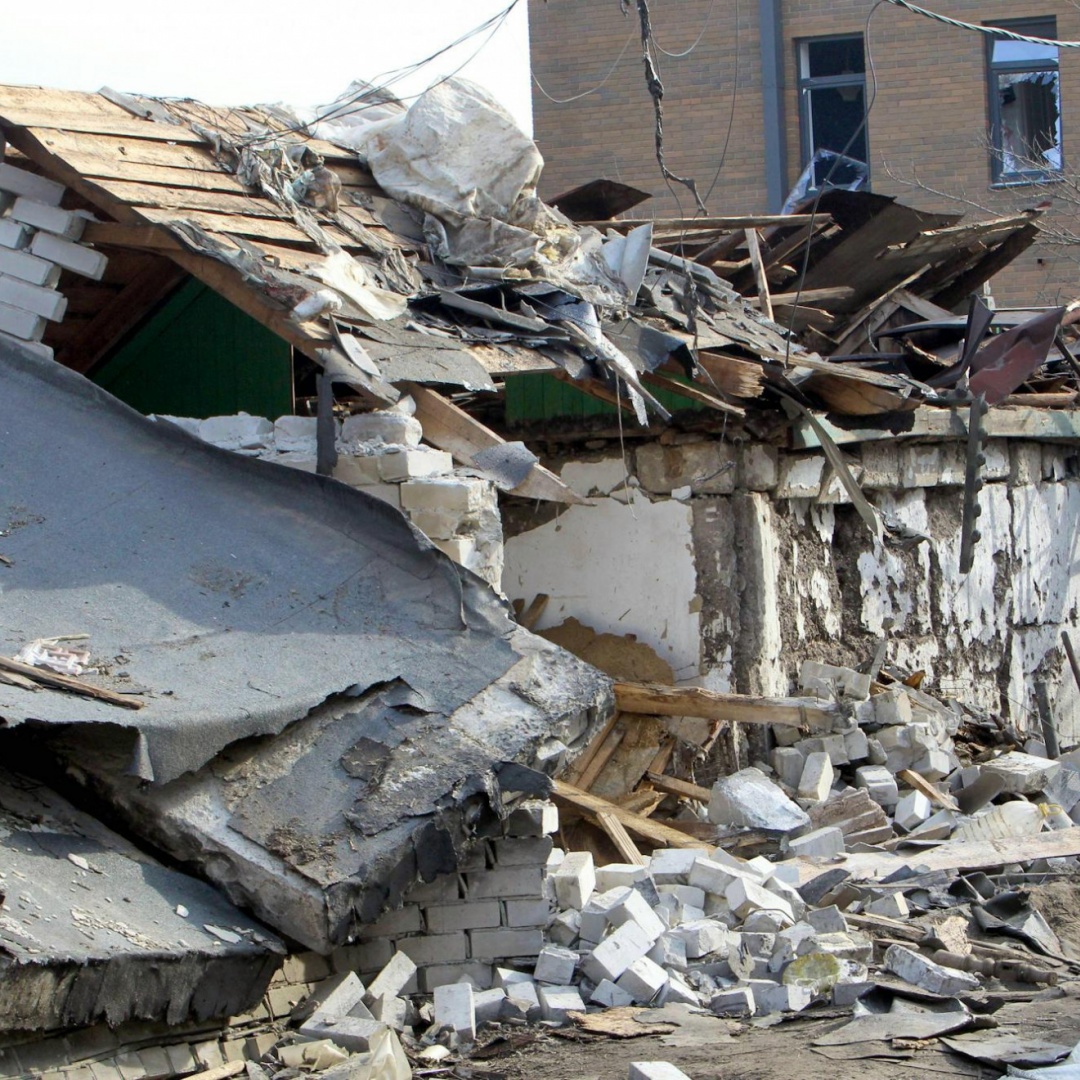 Almeno 6 morti e 50 feriti negli attacchi russi di oggi sull'Ucraina
