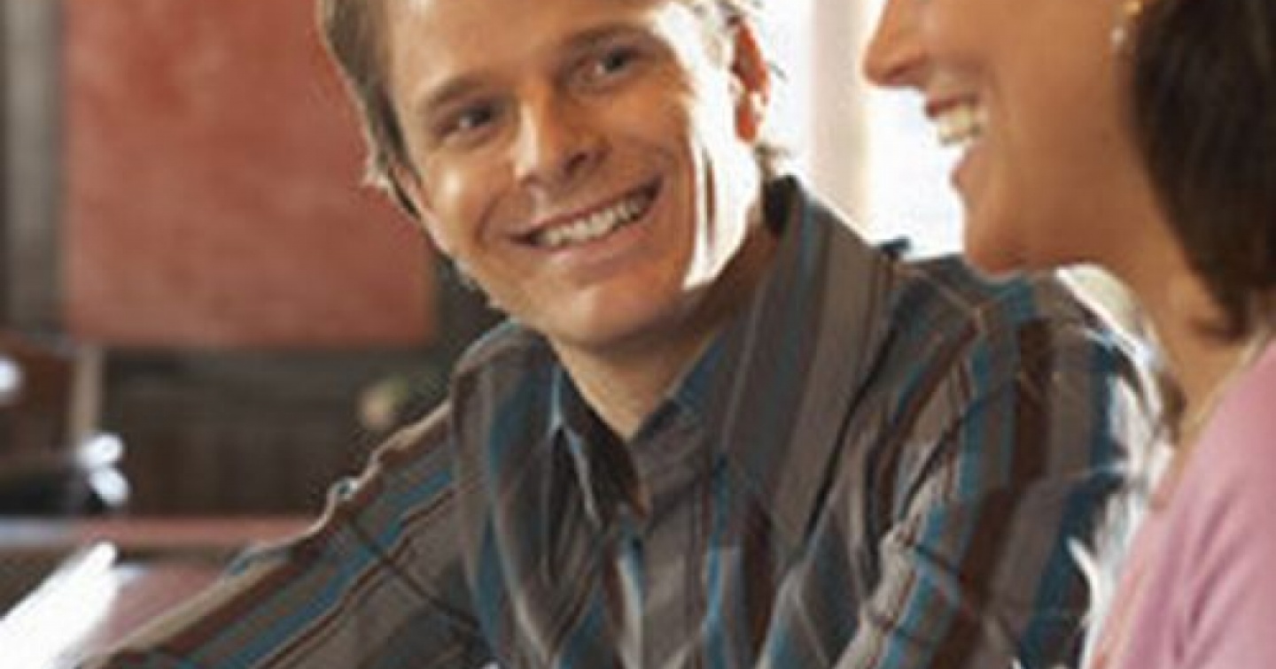 Body language: come capire se un uomo ci trova attraenti - Ticinonline