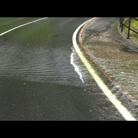 Maltempo, strada allagata e disagi alla circolazione