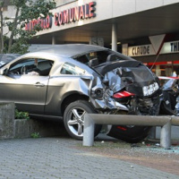 Autosilo Balestra: vola per 20 metri, auto e tre scooter distrutti