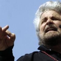 Beppe Grillo: "L'Italia deve copiare dalla Svizzera"