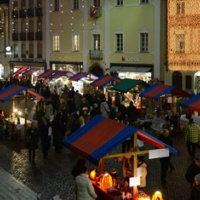 Che ci fa una bancarella di Scientology al mercatino di Natale?